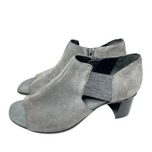 Munro Booties Size 6.5 Suede Sable Ash Gray Open Toe Block Heel